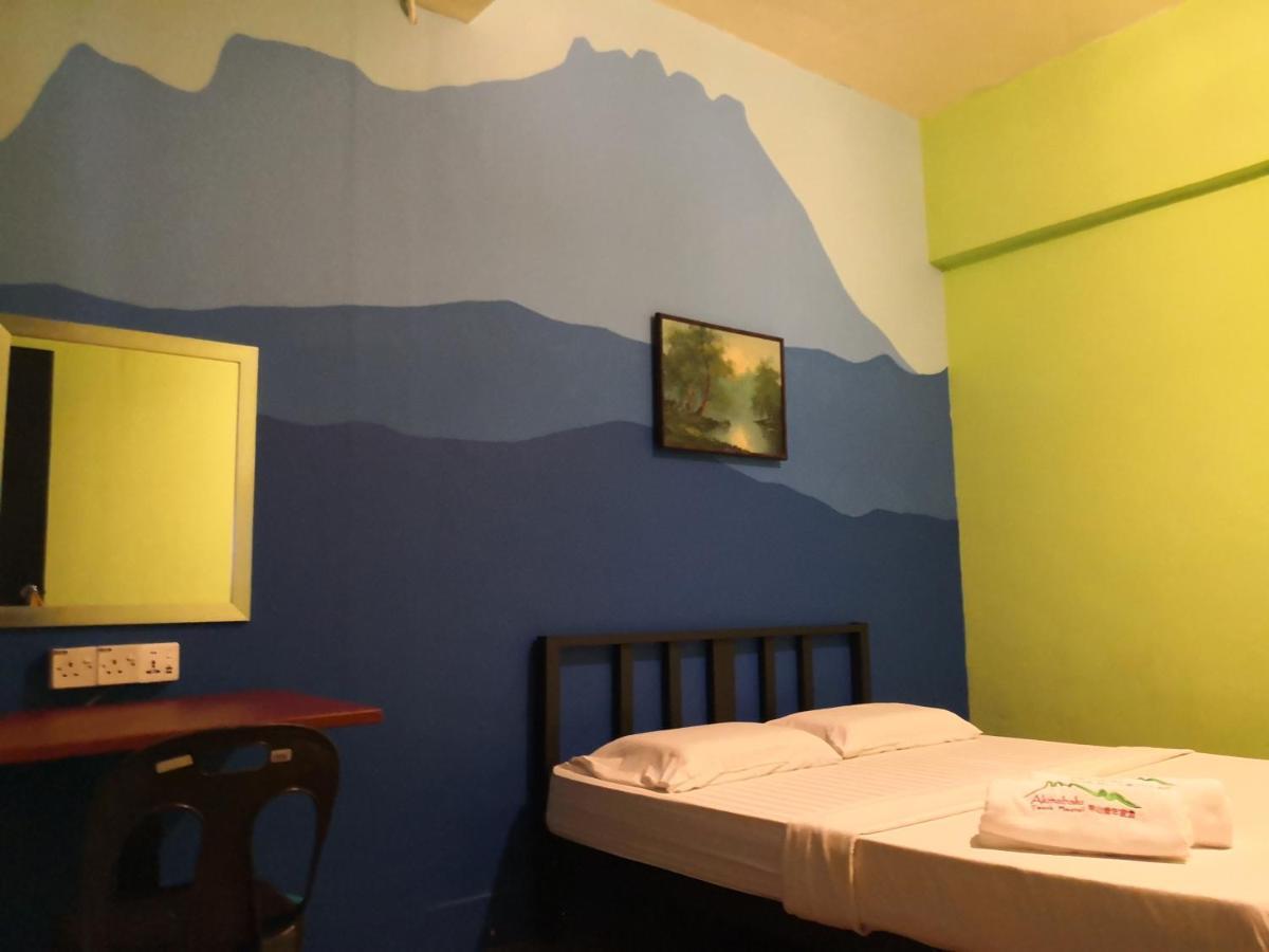 Akinabalu Youth Hostel Kota Kinabalu Exteriör bild
